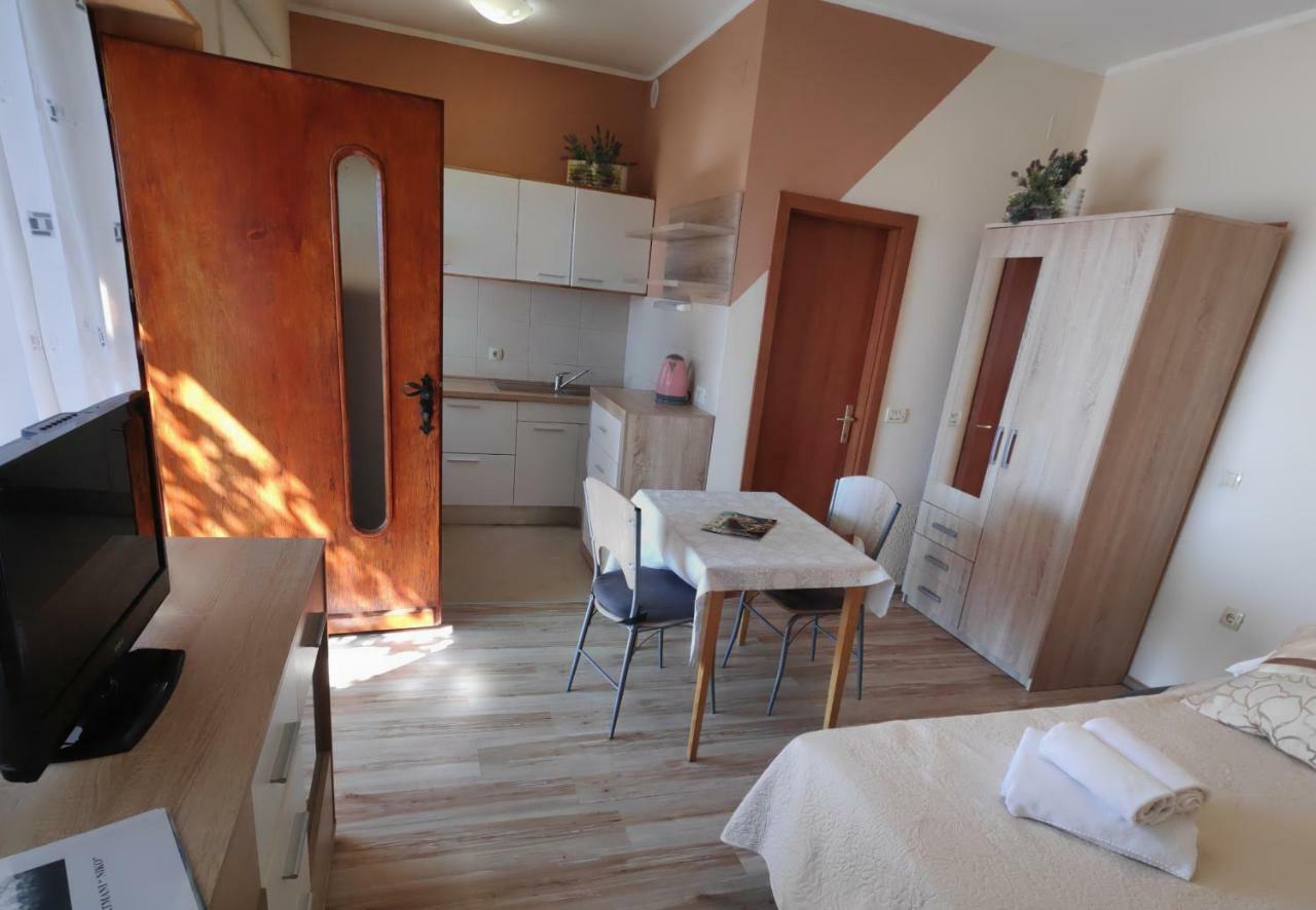 Apartments Niko Omiš Exterior foto